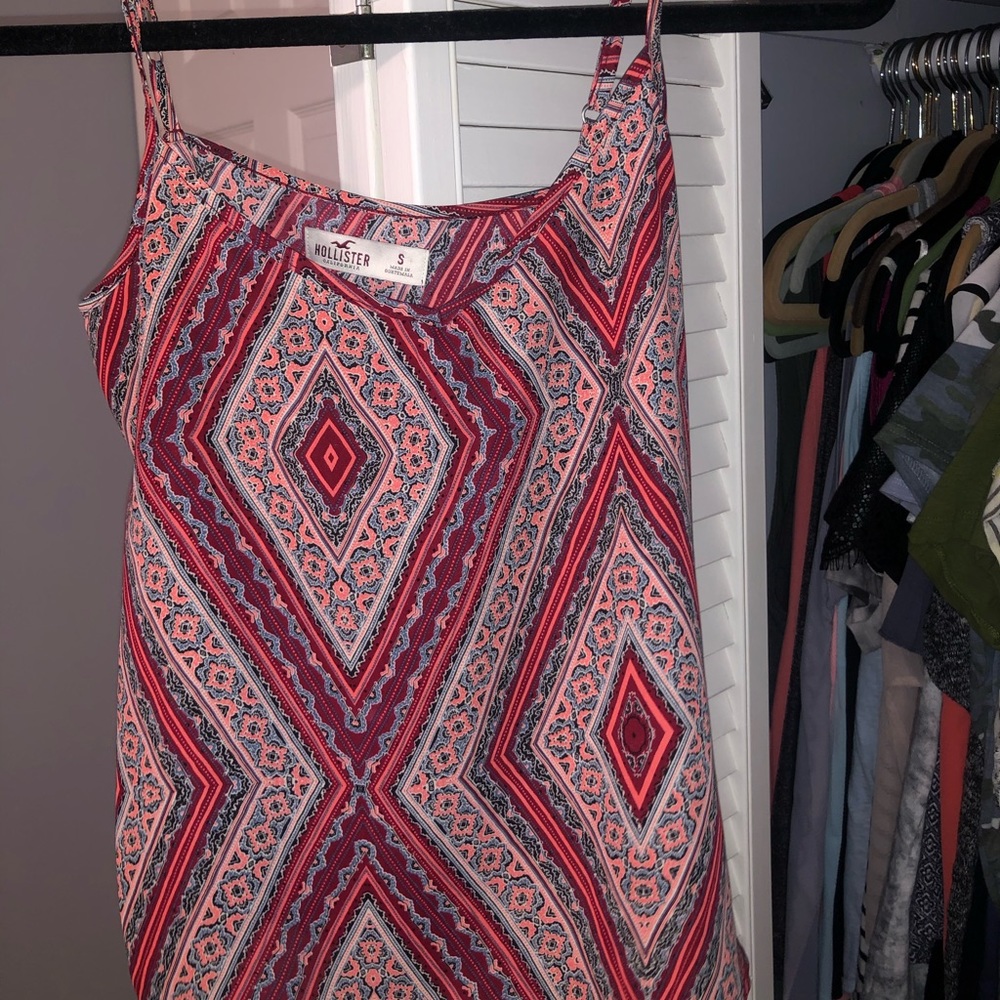 ☆ two hollister tanks ☆